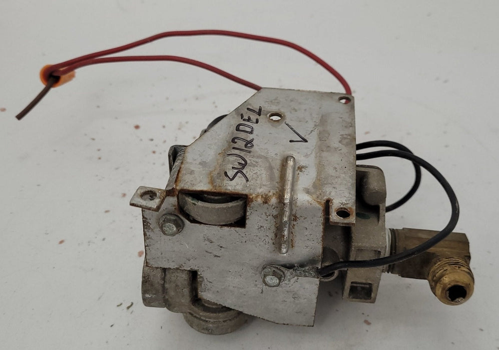 Used Suburban 161109 DSI Gas Valve 25M16V