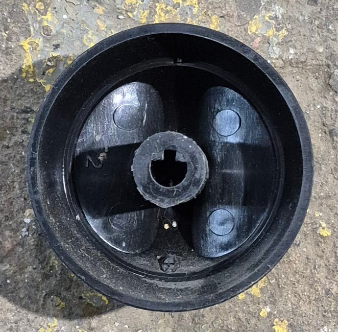 Used Suburban Top Burner Control Knob - 140240 - Young Farts RV Parts