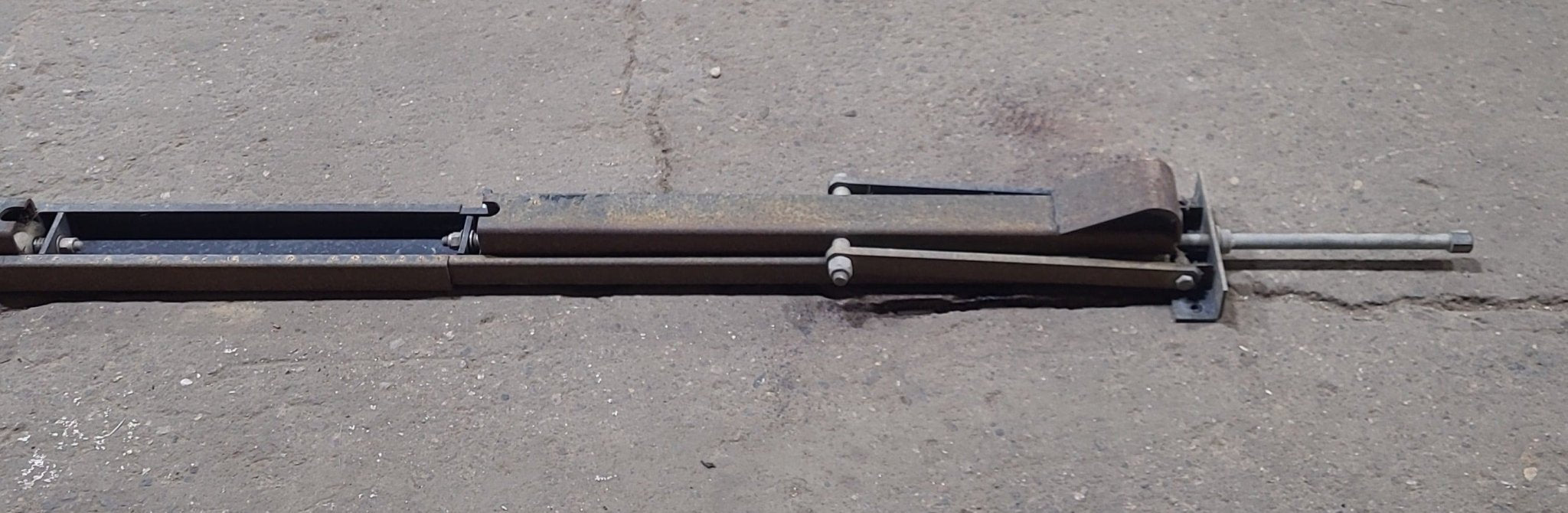 Used Telescopic Stabilizer Jack 84"