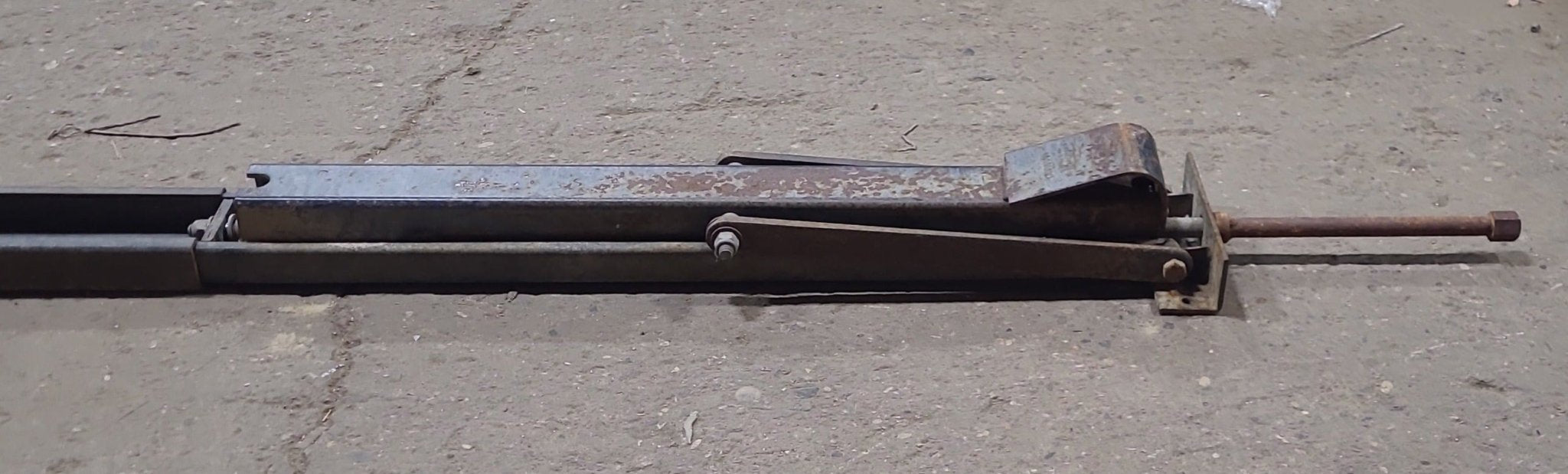Used Telescopic Stabilizer Jack 84"