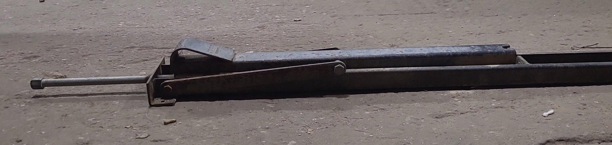 Used Telescopic Stabilizer Jack 84"