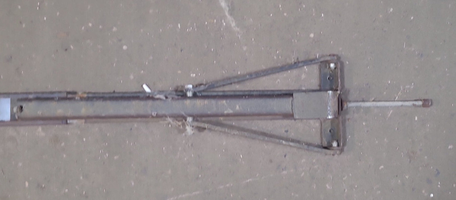Used Telescopic Stabilizer Jack 90"