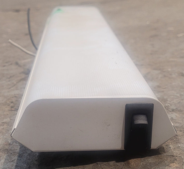 Used Thin-Lite Single Florescent light fixture - 115