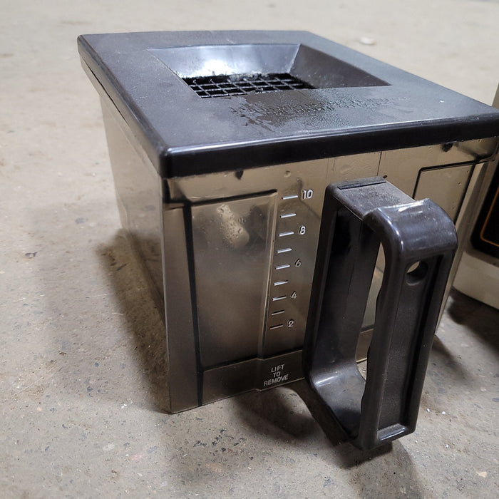 Used Vintage GE General Electric B2SDC-1 SpaceMaker Under Cabinet Coffee Maker -Has Mounting