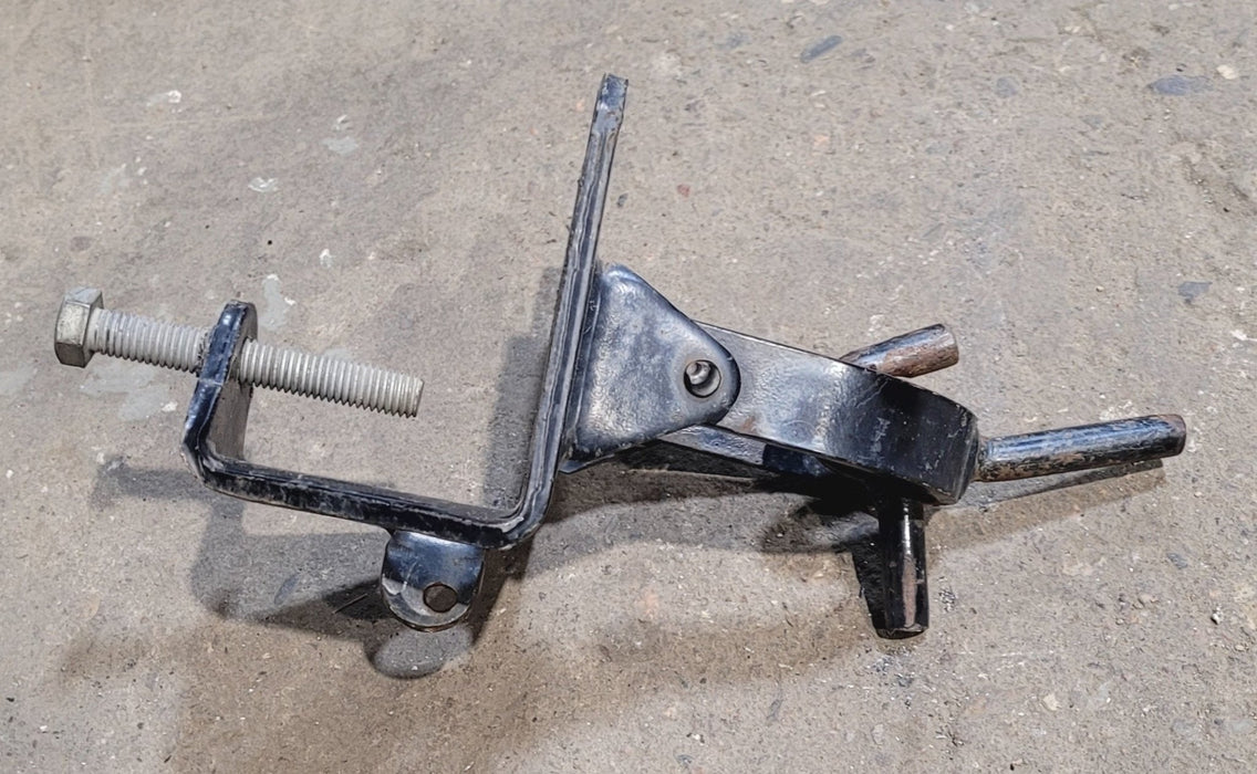 Used Weight Distribution Hook-Up Bracket