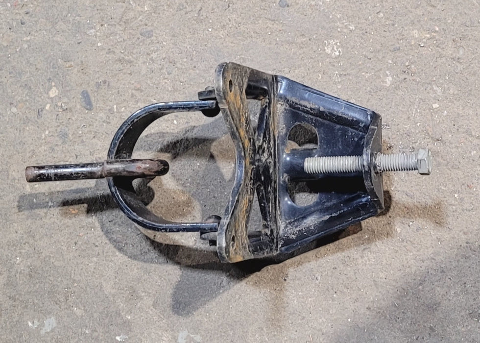 Used Weight Distribution Hook-Up Bracket