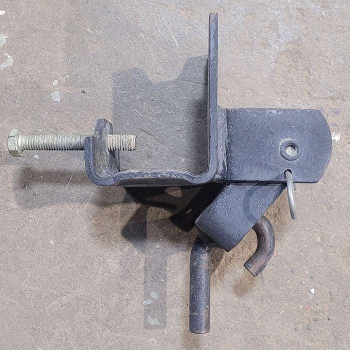Used Weight Distribution Hook-Up Bracket