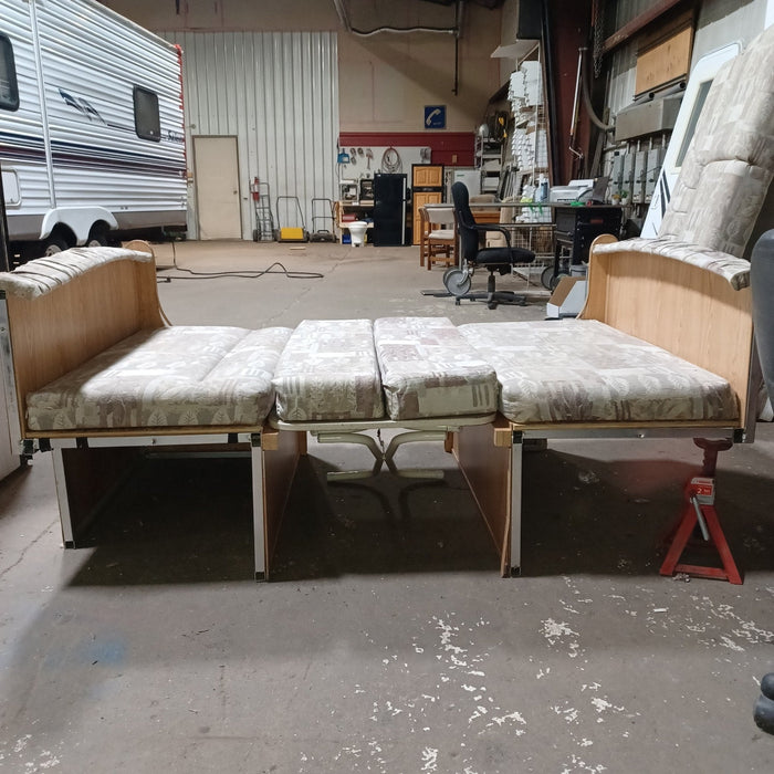 Used Young Farts RV Parts Complete RV Dinette Set