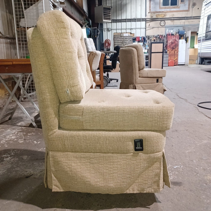 Used Young Farts RV Parts RV Chair - 19″ X 25″ X 37.5″